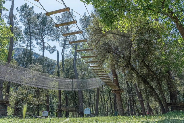 Parc d'accrobranche à Vallon-Pont-d'Arc Parc d'accrobranche à Vallon-Pont-d'Arc