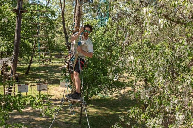 Parc d'accrobranche à Vallon-Pont-d'Arc Parc d'accrobranche à Vallon-Pont-d'Arc