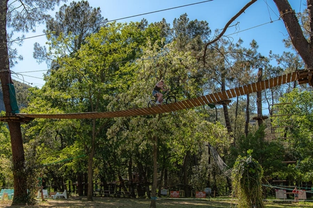 Parc d'accrobranche à Vallon-Pont-d'Arc Parc d'accrobranche à Vallon-Pont-d'Arc